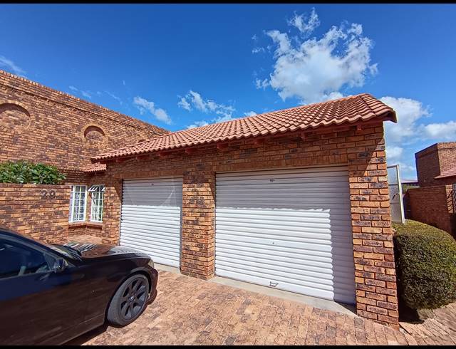 3 BEDROOM APARTMENT FOR SALE IN BRACKENDOWNS